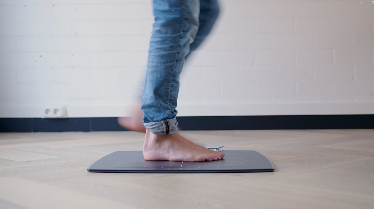 Walkpad scanner for insole measurement showing patient comfort during scanning